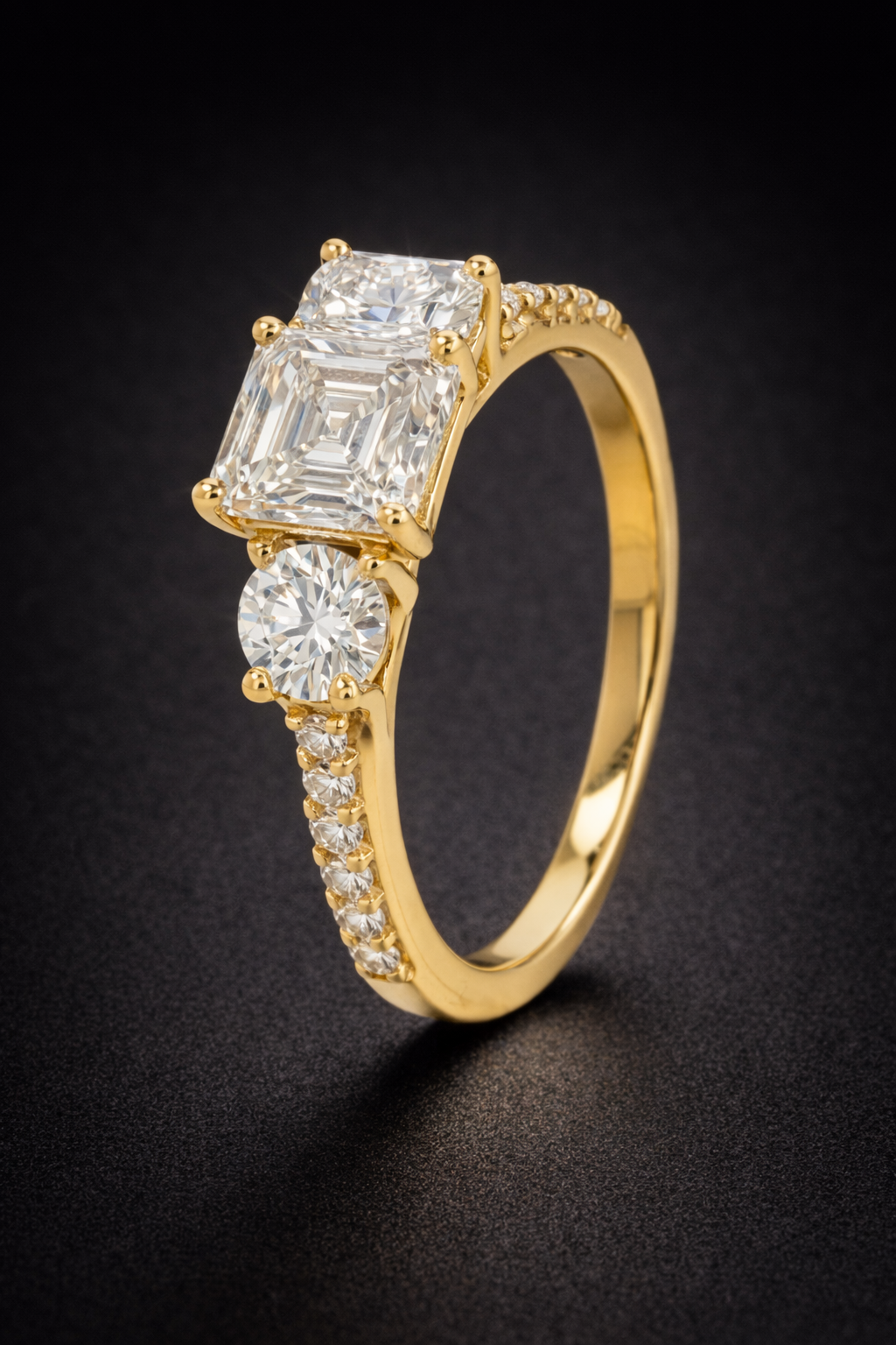 Anillo con halo de diamantes de laboratorio