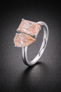 Anillo con diamantes de laboratorio