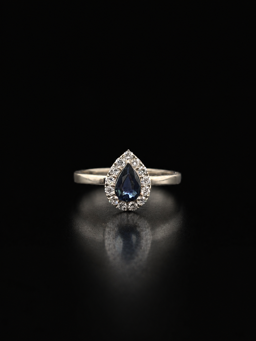 Anillo de zafiro supremo