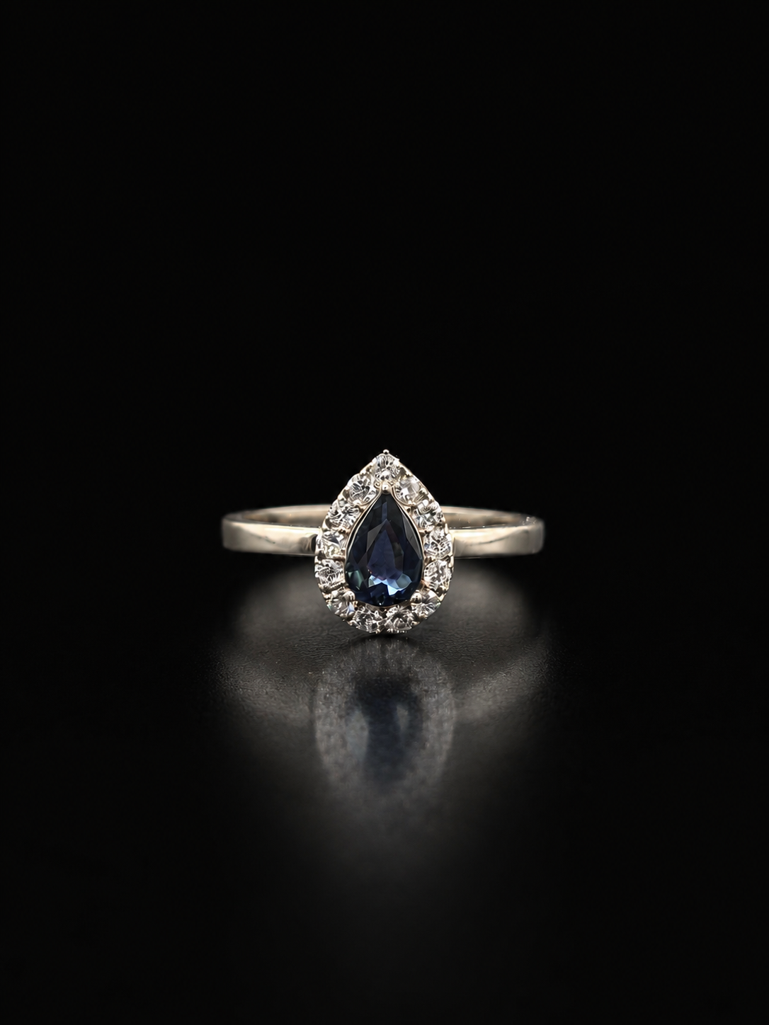 Anillo de zafiro supremo