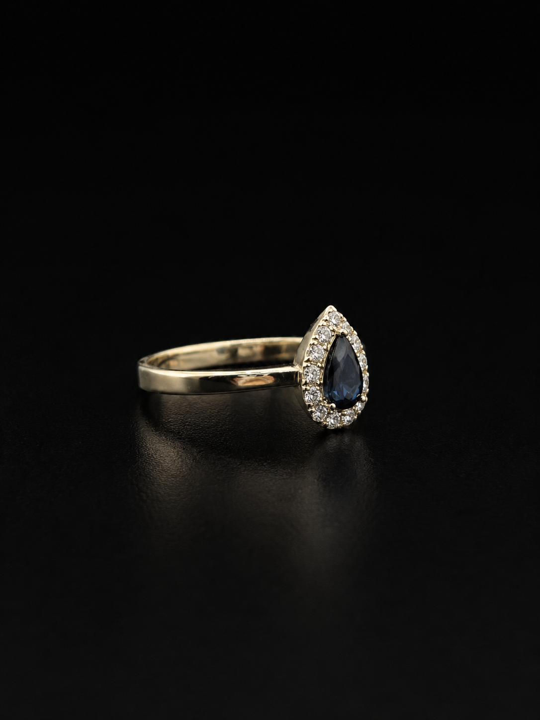 Anillo de zafiro supremo