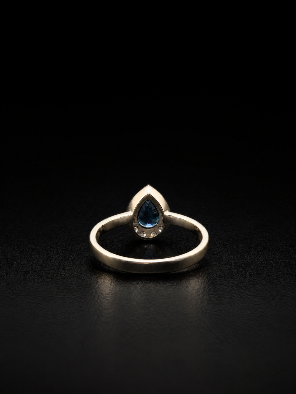 Anillo de zafiro supremo