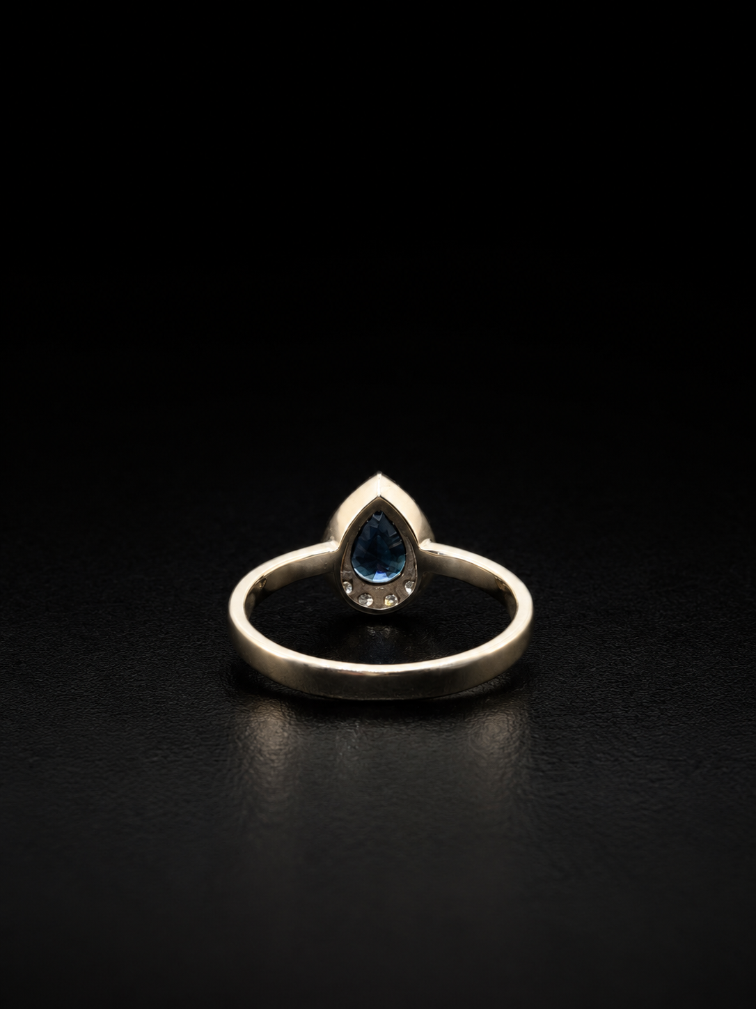 Anillo de zafiro supremo