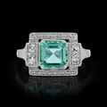 Anillo de esmeralda con diamantes