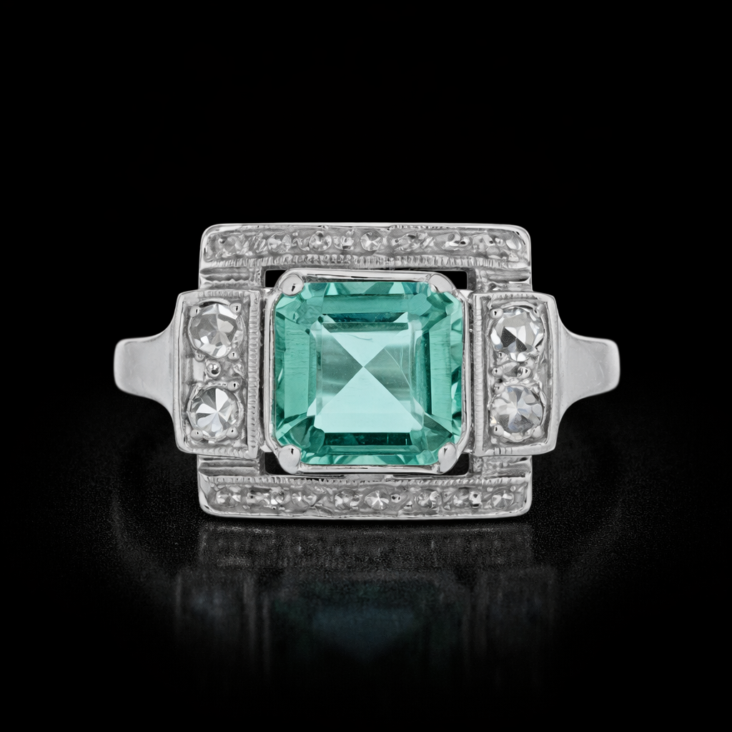 Anillo de esmeralda con diamantes