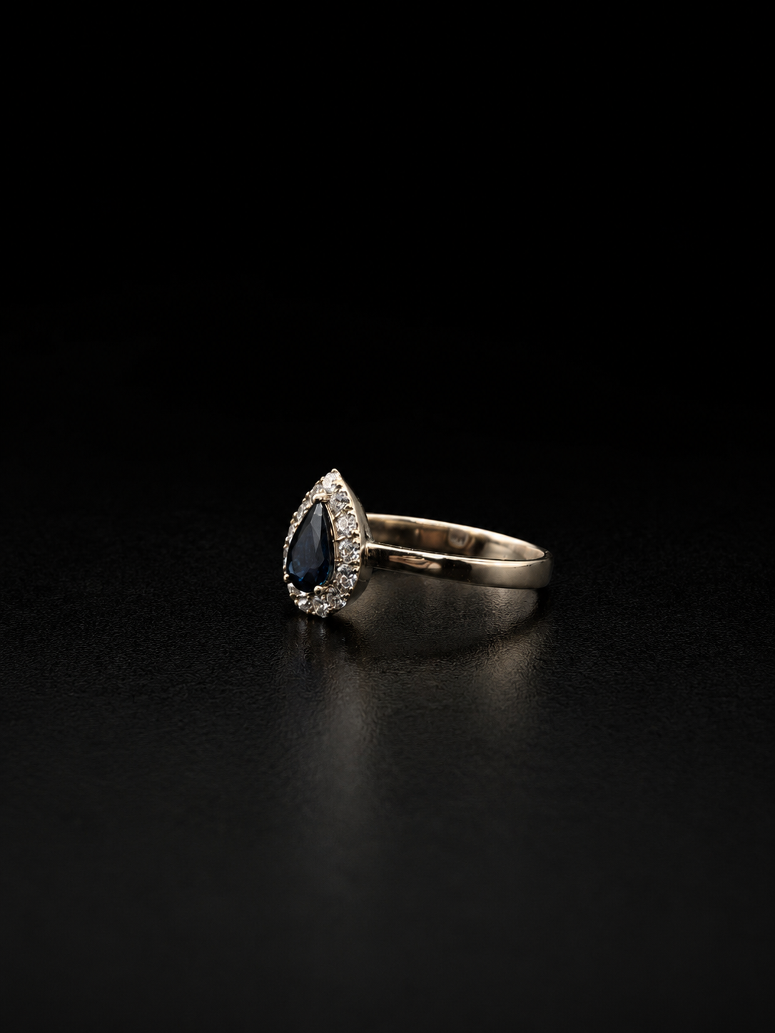Anillo de zafiro supremo