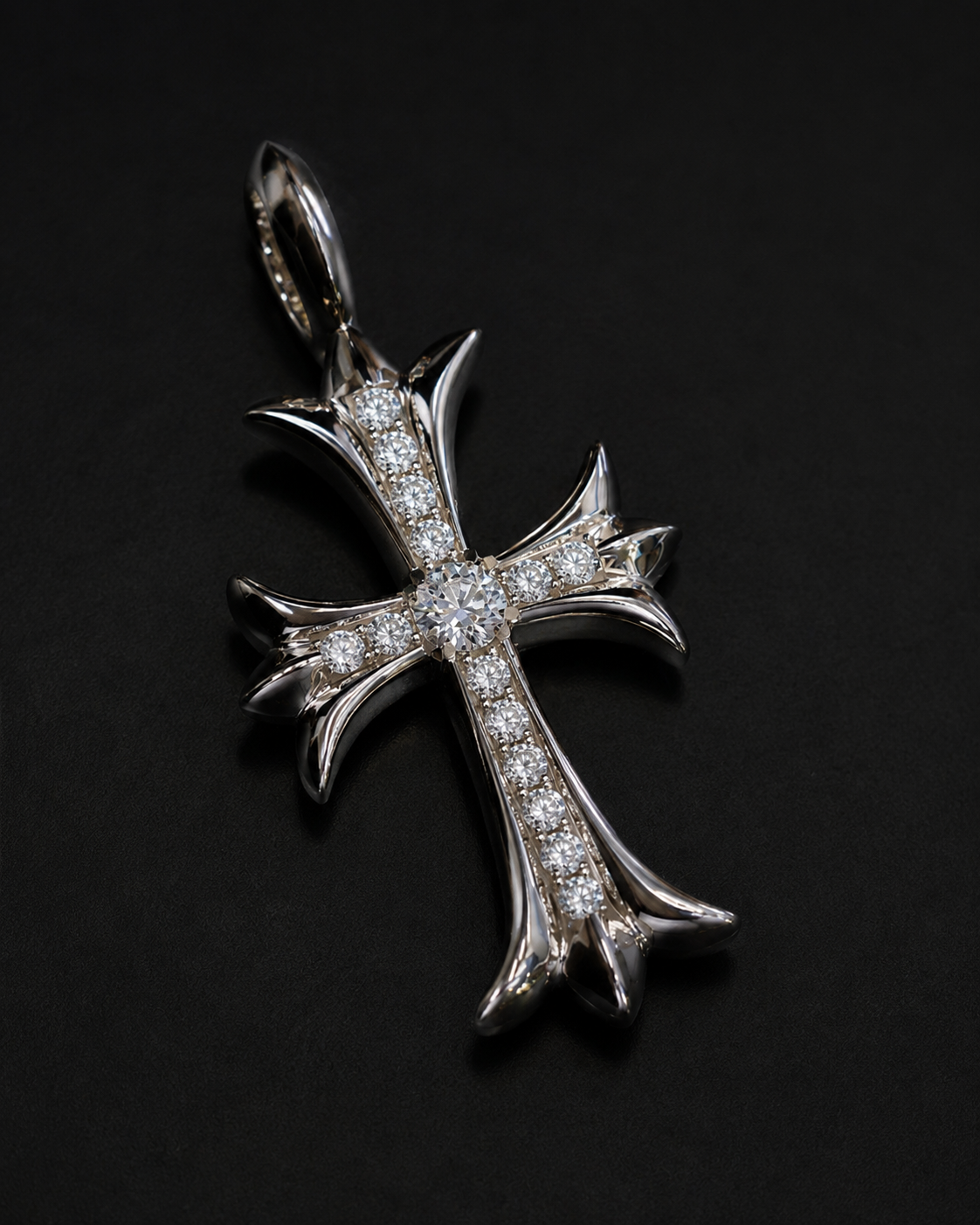 Dije Cruz Adiamantada chrome hearts