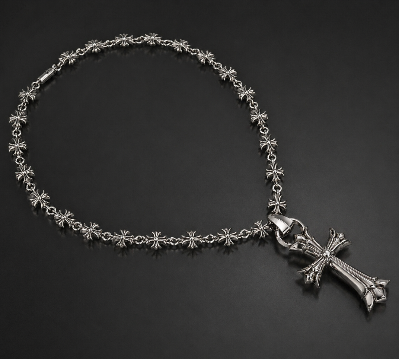 Cadena con dije Chrome Hearts