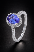 Anillo de tanzanita y diamantes