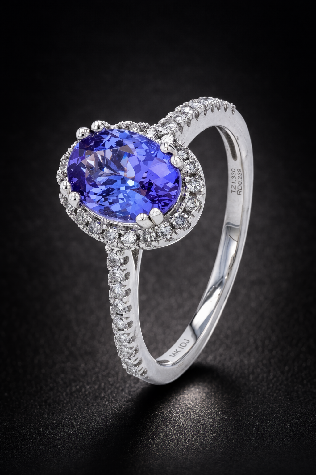 Anillo de tanzanita y diamantes