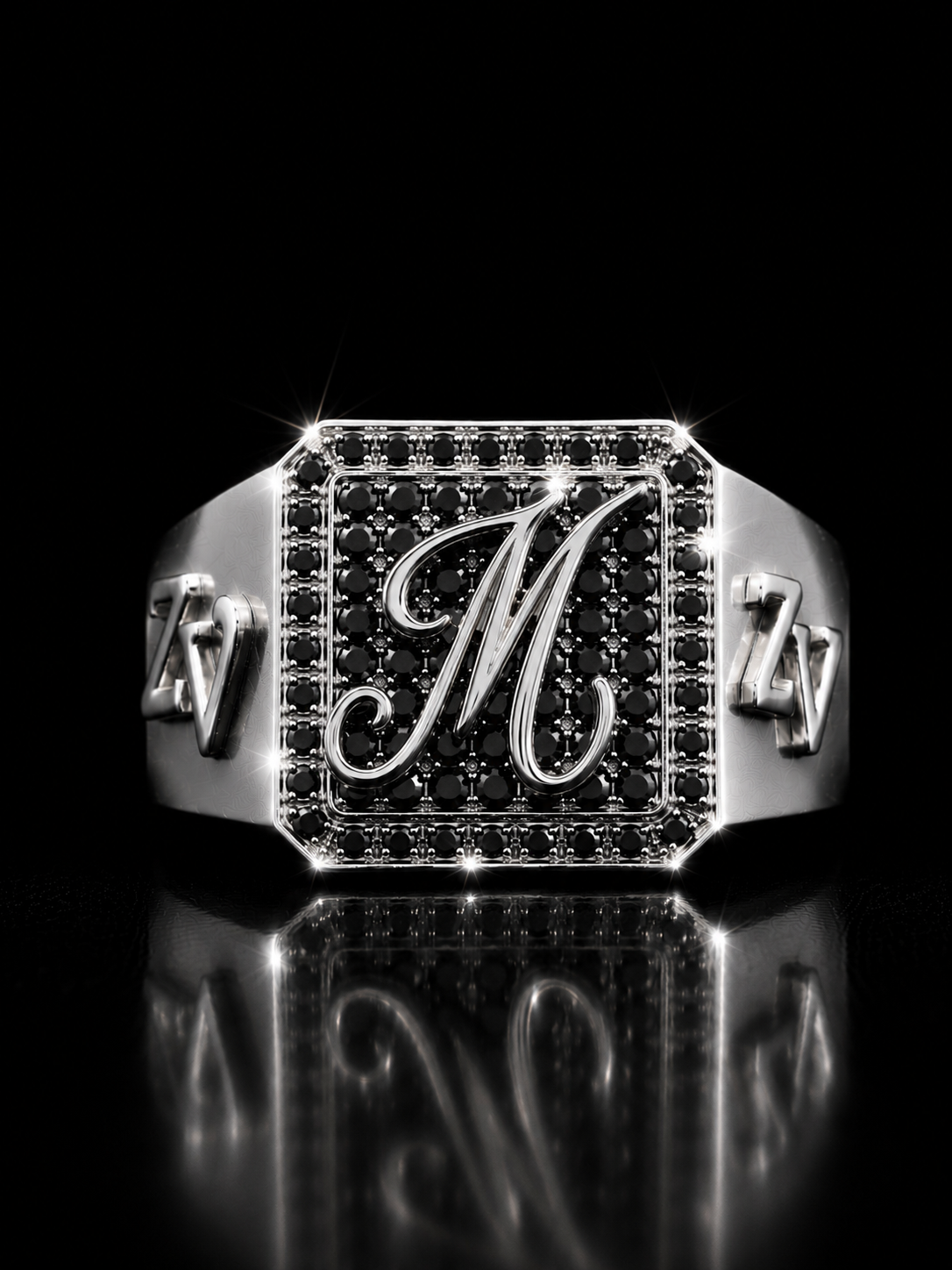 Anillo con letra personalizada