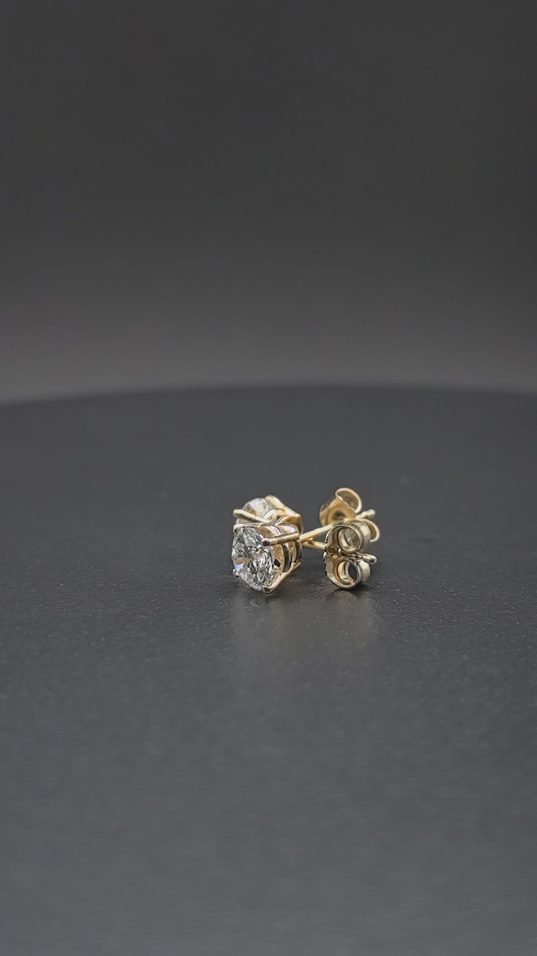 Aretes broquel de diamante lab.