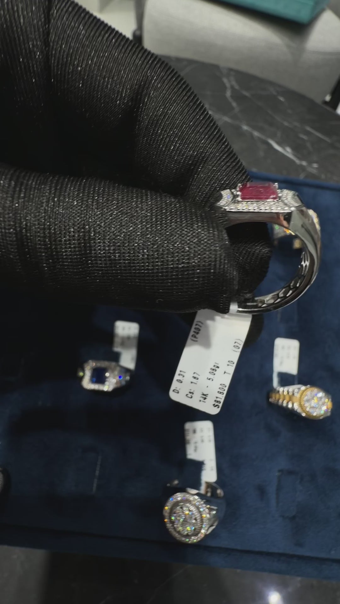 Anillo de rubí y diamantes naturales