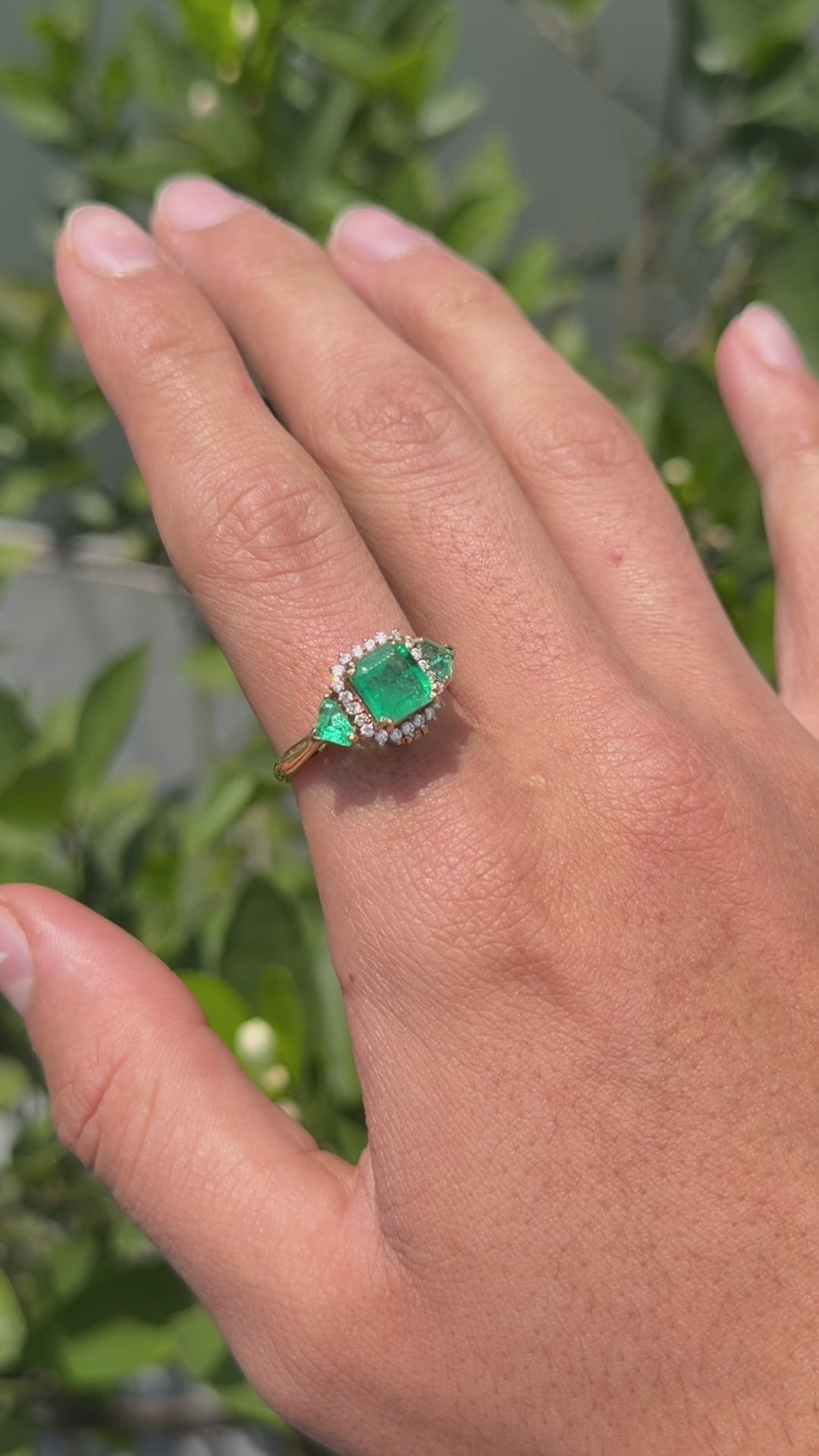 Anillo-dije con Esmeraldas y diamantes naturales