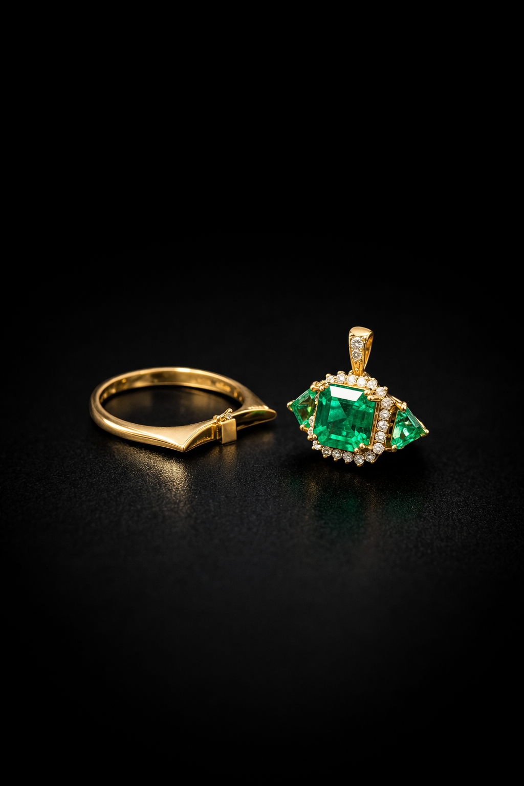 Anillo-dije con Esmeraldas y diamantes naturales